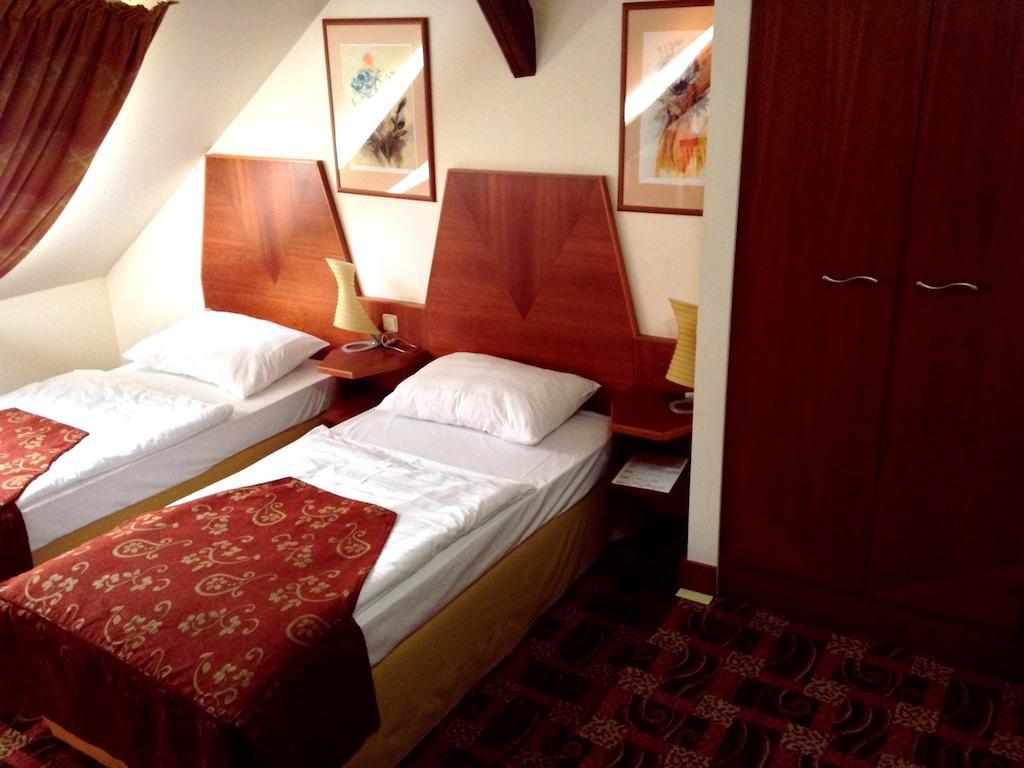 Old Town Bed & Breakfast Ceske Budejovice Bagian luar foto