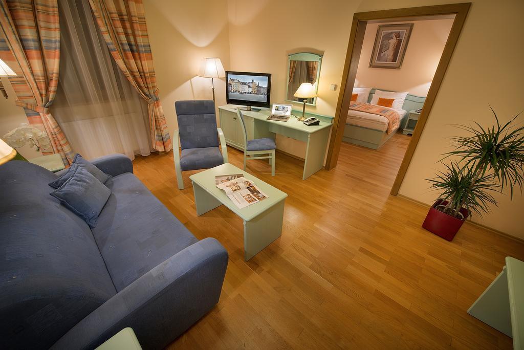 Old Town Bed & Breakfast Ceske Budejovice Bagian luar foto
