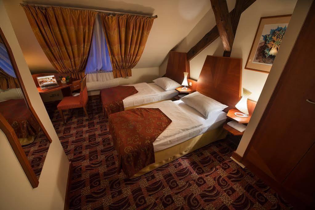 Old Town Bed & Breakfast Ceske Budejovice Bagian luar foto