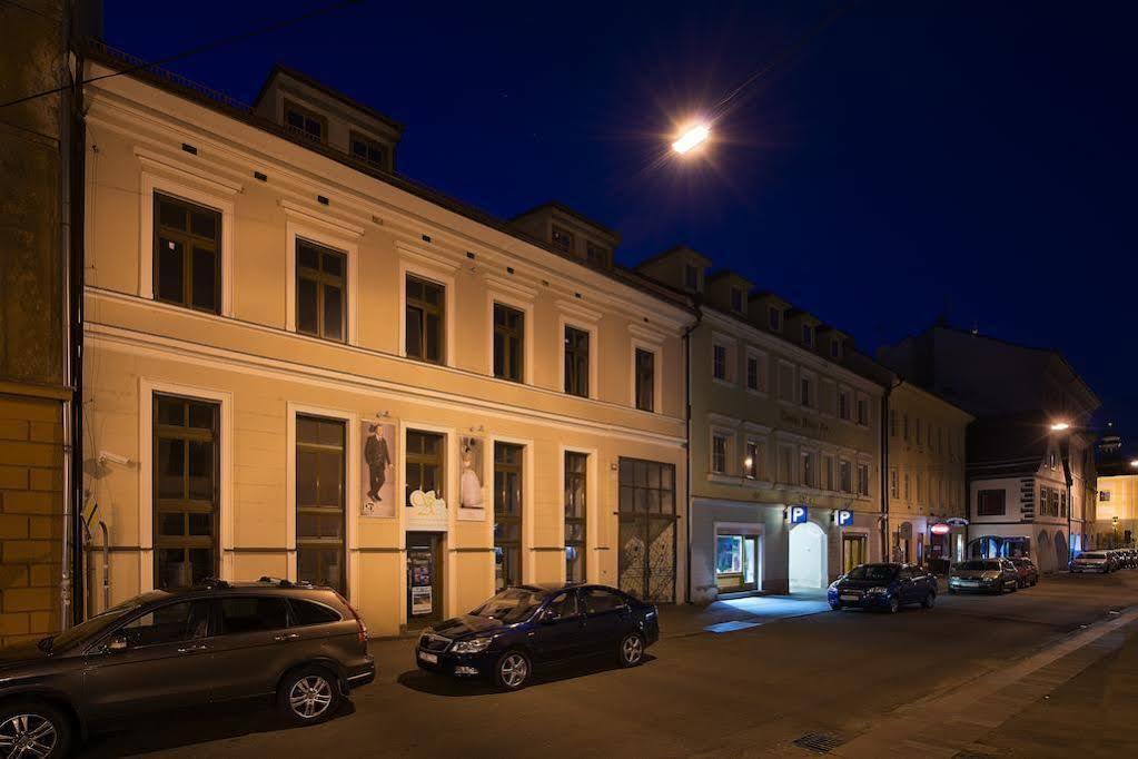 Old Town Bed & Breakfast Ceske Budejovice Bagian luar foto